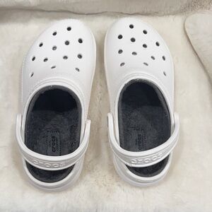 CROCS Kids White Fuzzy Lined Slippers